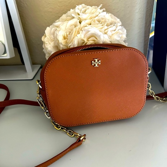 Tory Burch Handbags - Tory Burch Crossbody bay